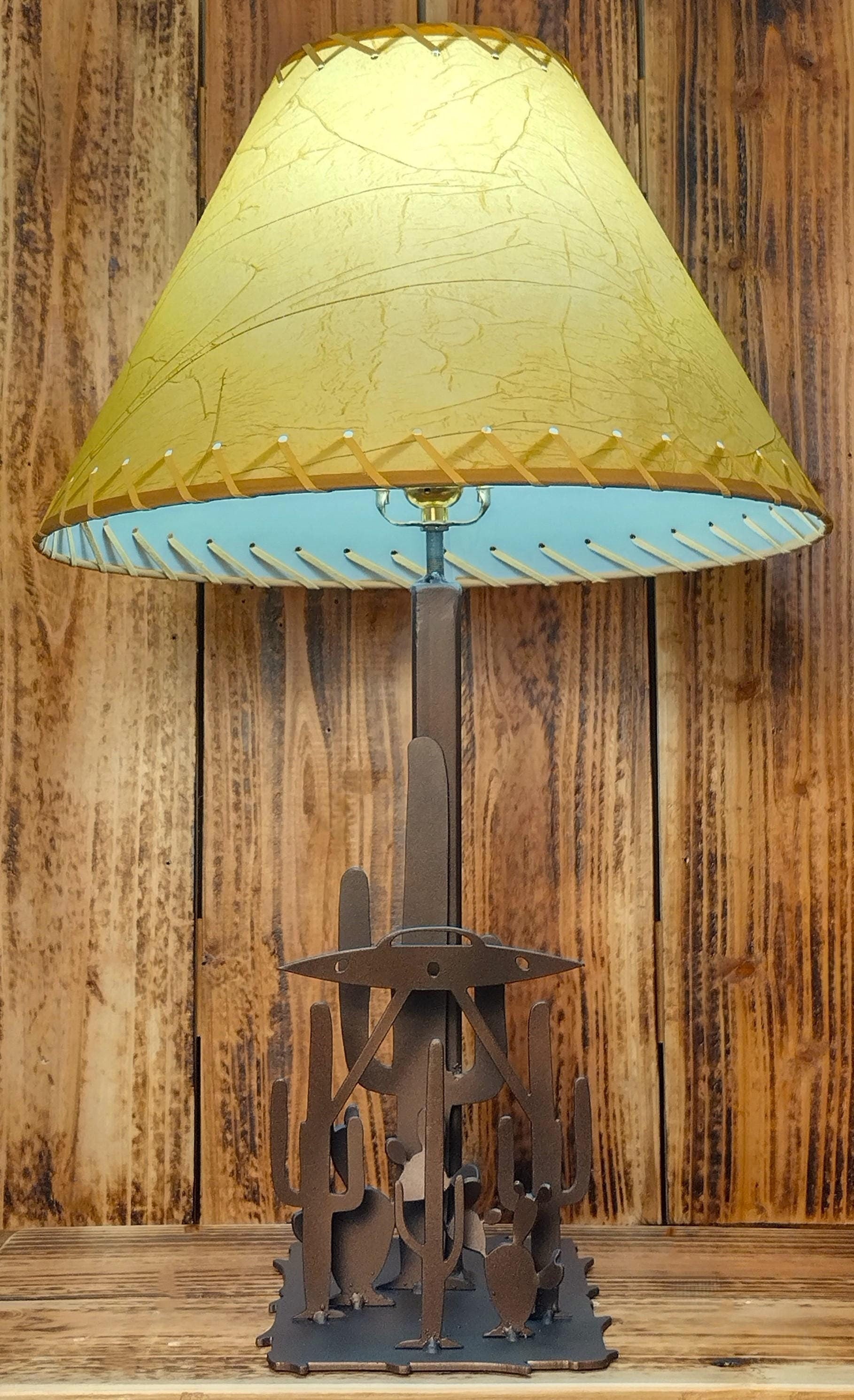 Aliens & The Unknown: UFO Cacti- Lamp
