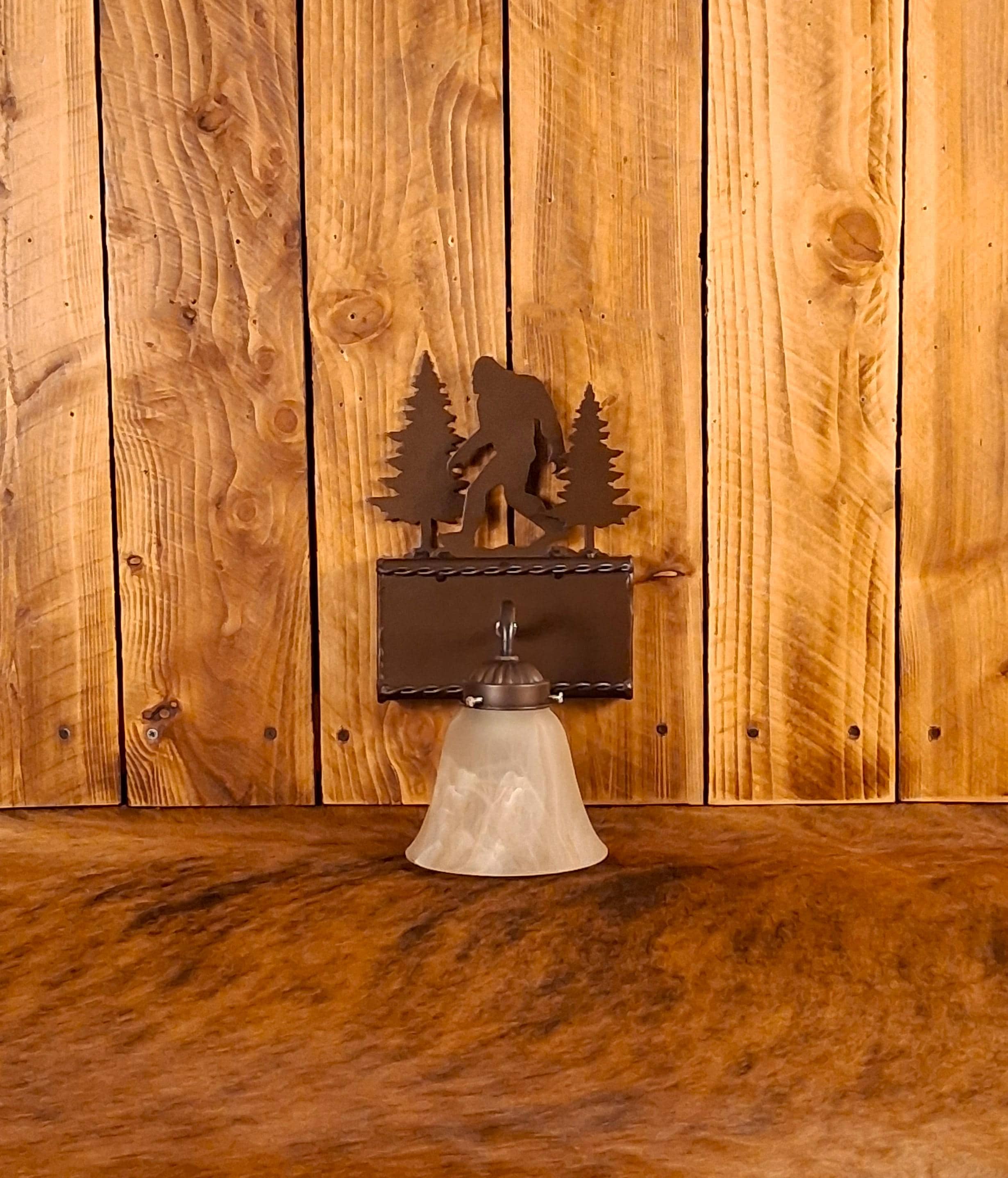 Cryptid Crew: Bigfoot- Single Light with Rectangular Base